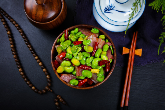 蚕豆米炒腊肉