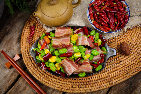 蚕豆米炒腊肉