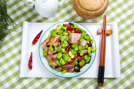 蚕豆米炒腊肉
