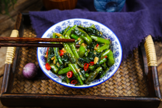 炒油麦菜莴笋叶
