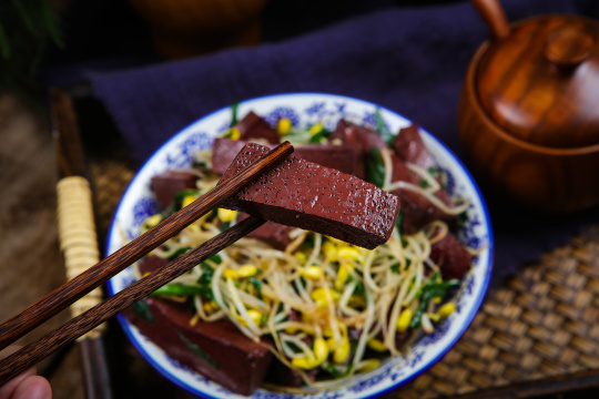 豆芽炒猪血