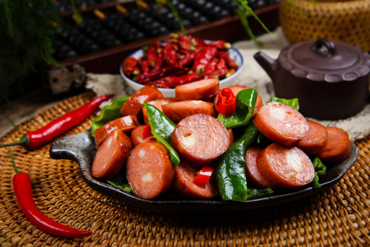 红肠炒辣椒