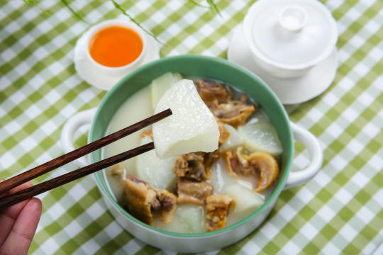腊鸭煮萝卜
