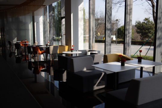 现代办公室大厅室内空间