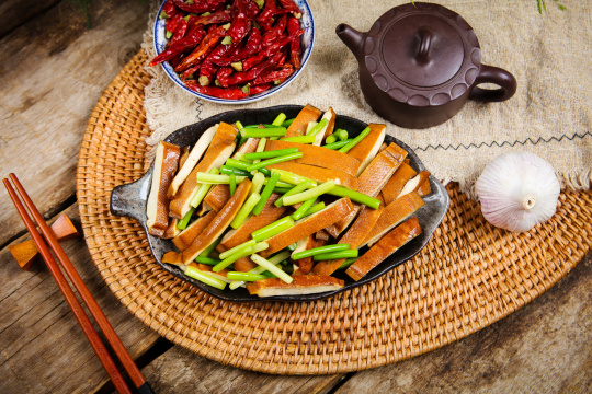 蒜苔炒豆干
