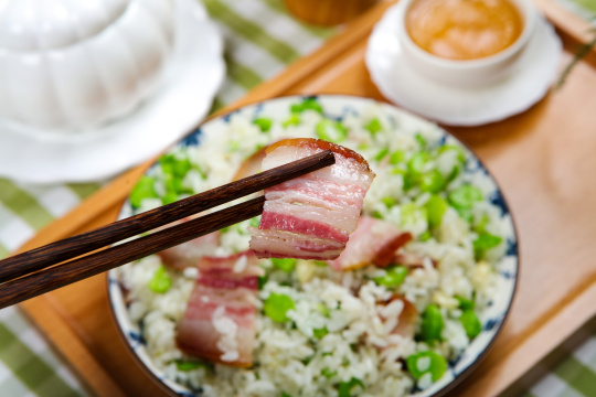 豌豆腊肉炒饭