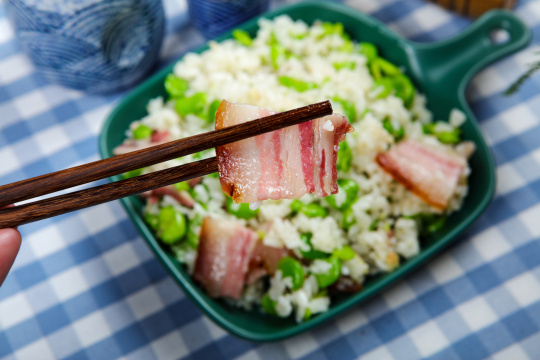 豌豆腊肉炒饭