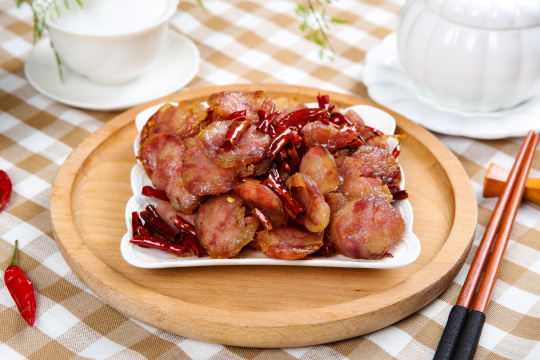 干辣椒炒腊肠