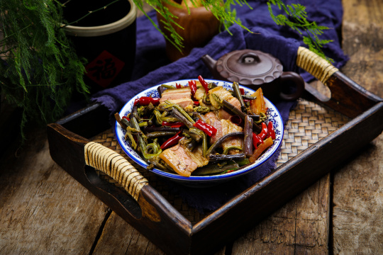 蕨菜炒腊肉