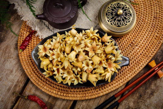 云南野菜食材石榴花