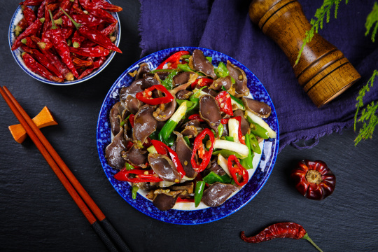 炒腊鸡胗