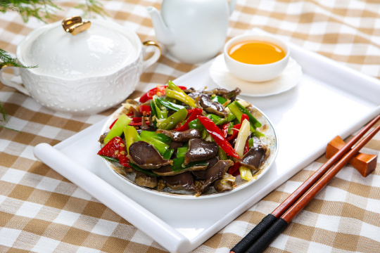 炒腊鸡胗