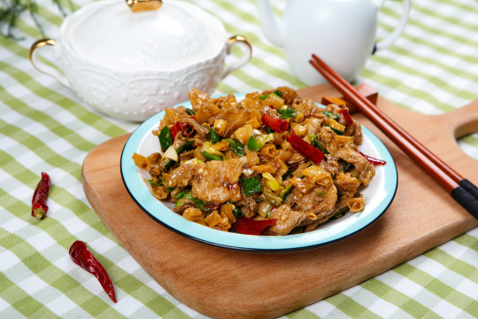 白辣椒炒肉