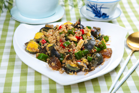 松花蛋炒肉沫
