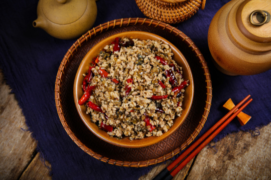 芽菜炒肉沫