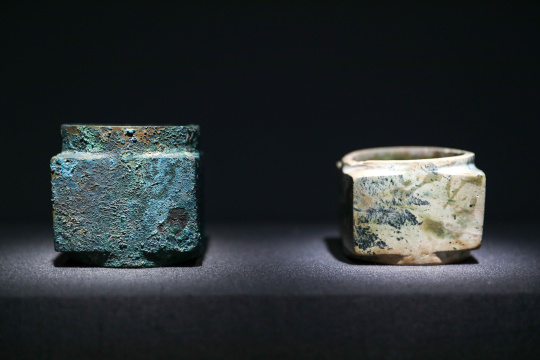 山西考古博物馆西周文物玉琮