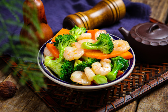 西蓝花胡萝卜炒虾仁