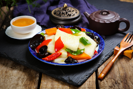 胡萝卜木耳炒淮山药