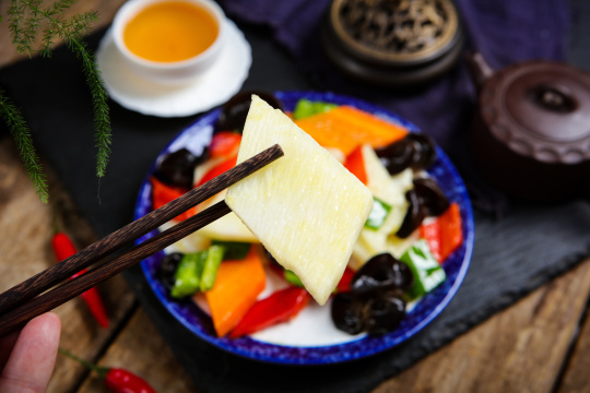 胡萝卜木耳炒淮山药