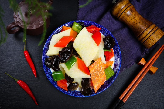 胡萝卜木耳炒淮山药