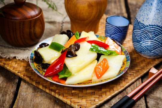 胡萝卜木耳炒淮山药