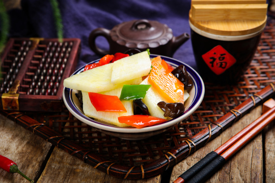 胡萝卜木耳炒淮山药