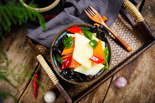 胡萝卜木耳炒淮山药