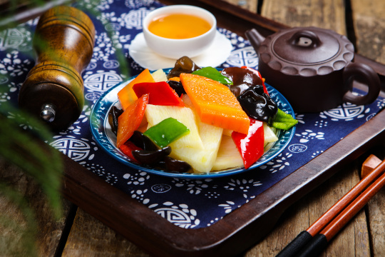 胡萝卜木耳炒淮山药