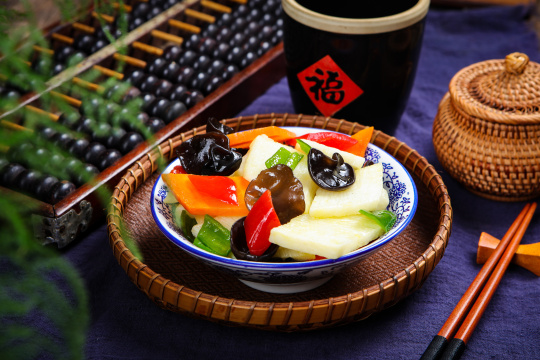 胡萝卜木耳炒淮山药