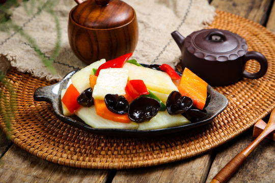 胡萝卜木耳炒淮山药