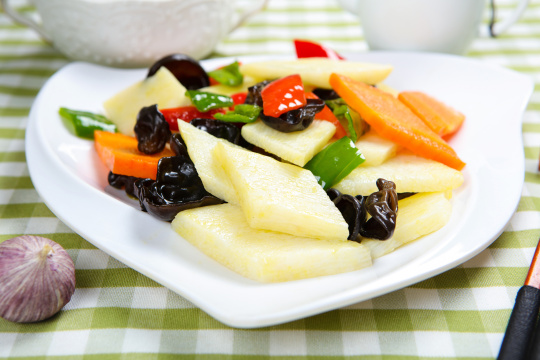 胡萝卜木耳炒淮山药