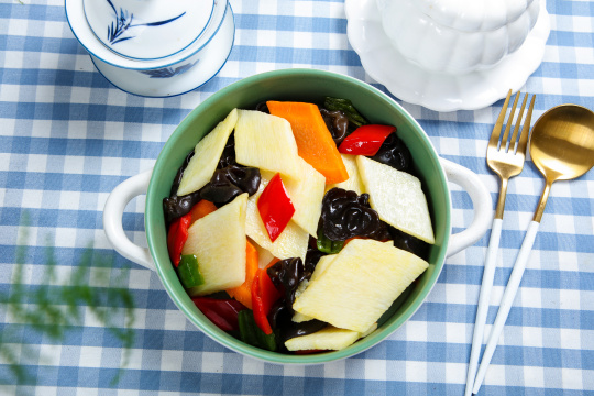 胡萝卜木耳炒淮山药