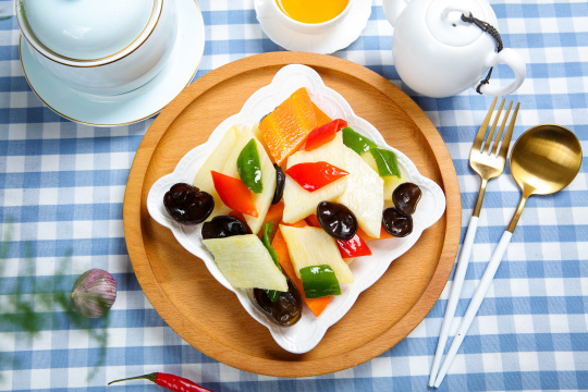 胡萝卜木耳炒淮山药