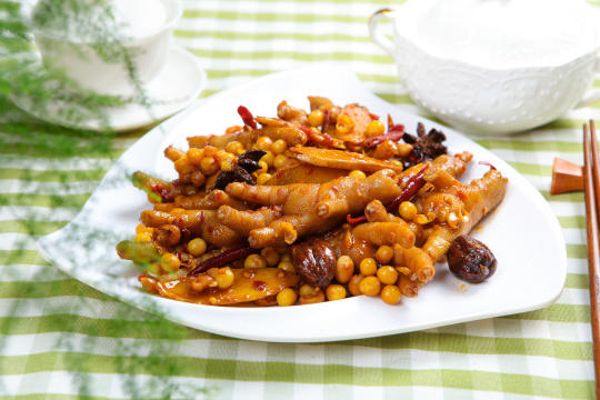 黄豆焖鸡爪