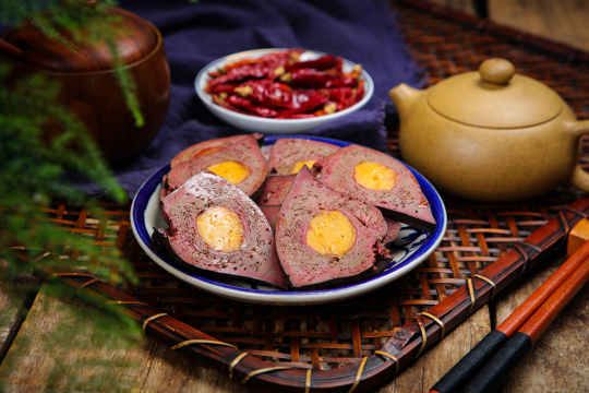 卤蛋黄猪肝