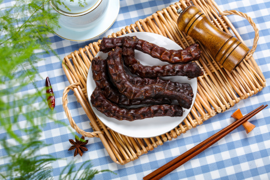 整根卤鸭脖
