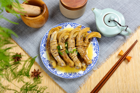 炖鸭脚包