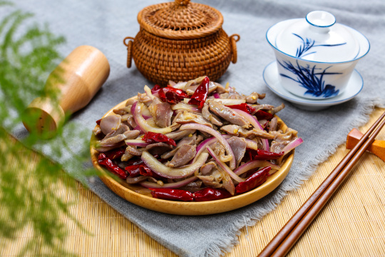 洋葱炒鸡胗