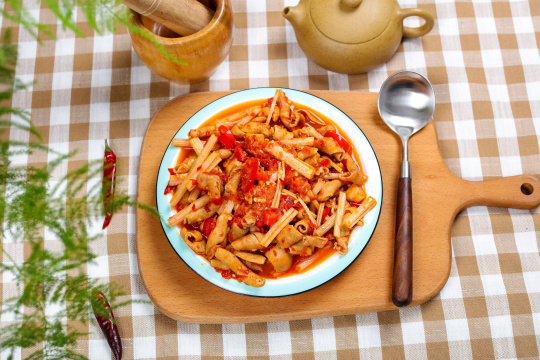 糟辣子芹菜炒鸭肠