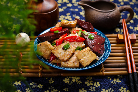 猪血炖豆腐