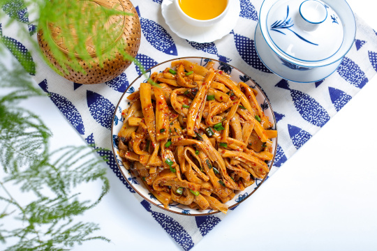 凉拌手撕红油杏鲍菇