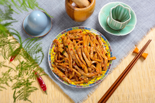 凉拌手撕红油杏鲍菇