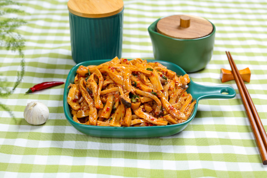 凉拌手撕红油杏鲍菇