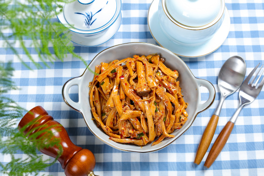 凉拌手撕红油杏鲍菇