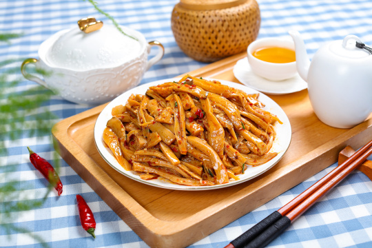 凉拌手撕红油杏鲍菇