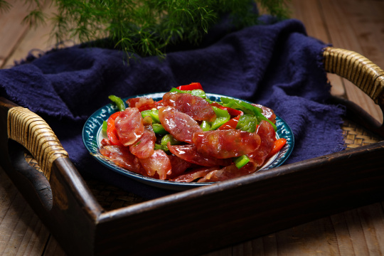 彩椒炒腊肠