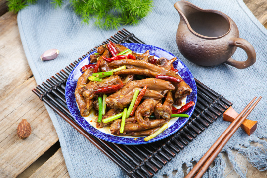 爆炒香辣鸭掌