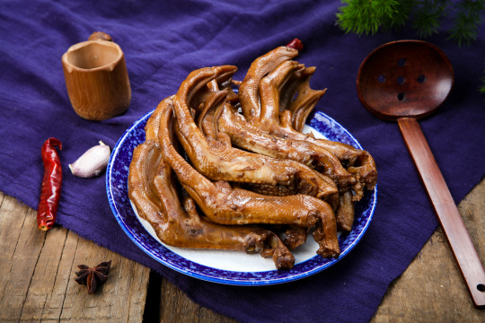 卤鸭掌