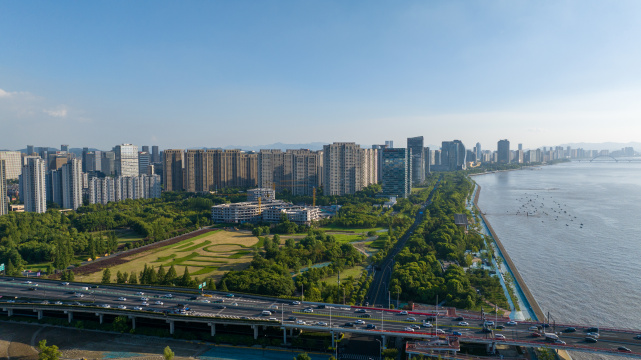 航拍视角城市天际线 西兴大桥 钱江新城