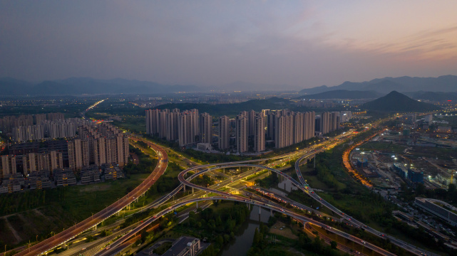 航拍杭州麦岭沙立交桥夜景